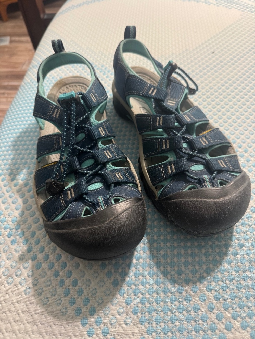 Keen women’s size 10.5